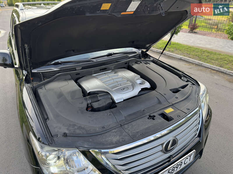 Внедорожник / Кроссовер Lexus LX 2011 в Киеве