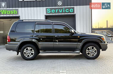 Внедорожник / Кроссовер Lexus LX 2006 в 