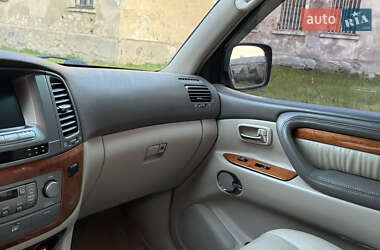 Внедорожник / Кроссовер Lexus LX 2006 в 