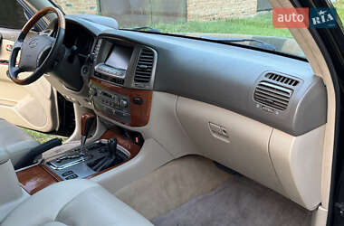 Внедорожник / Кроссовер Lexus LX 2006 в 