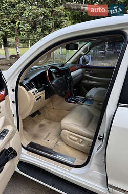 Внедорожник / Кроссовер Lexus LX 2008 в 