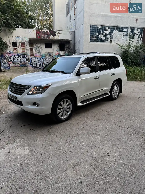 Внедорожник / Кроссовер Lexus LX 2008 в 