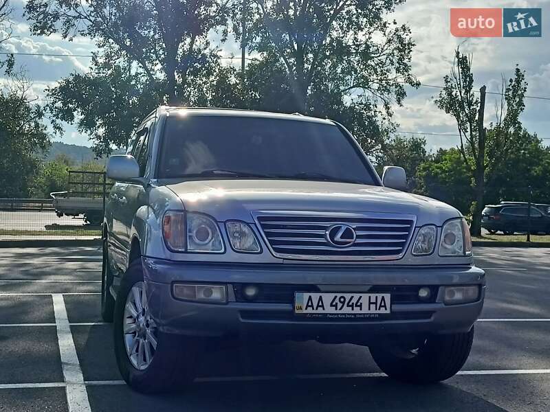 Lexus LX 2004