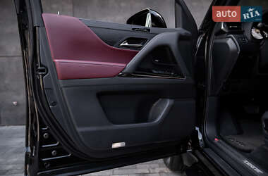 Позашляховик / Кросовер Lexus LX 2022 в 