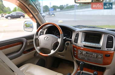 Внедорожник / Кроссовер Lexus LX 2005 в 