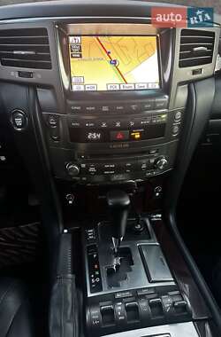 Внедорожник / Кроссовер Lexus LX 2010 в 