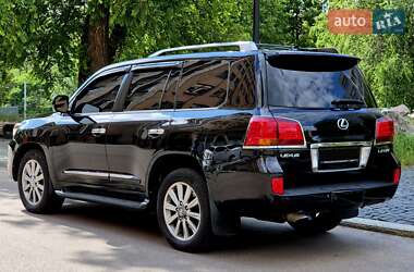 Позашляховик / Кросовер Lexus LX 2010 в 