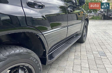 Внедорожник / Кроссовер Lexus LX 2004 в 