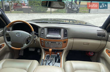 Внедорожник / Кроссовер Lexus LX 2004 в 