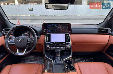 Внедорожник / Кроссовер Lexus LX 2022 в 