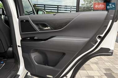 Внедорожник / Кроссовер Lexus LX 2022 в 