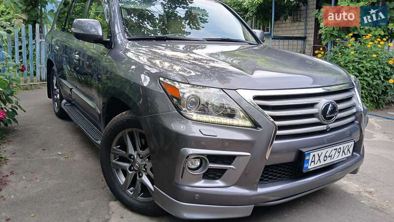Внедорожник / Кроссовер Lexus LX 2013 в 