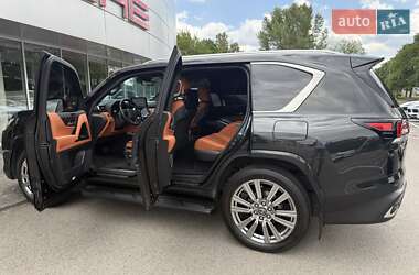 Внедорожник / Кроссовер Lexus LX 2023 в 
