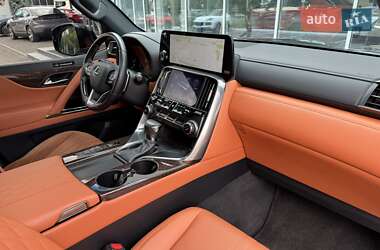 Внедорожник / Кроссовер Lexus LX 2023 в 