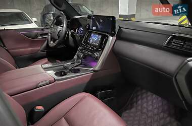 Позашляховик / Кросовер Lexus LX 2022 в 