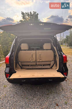 Позашляховик / Кросовер Lexus LX 2010 в 