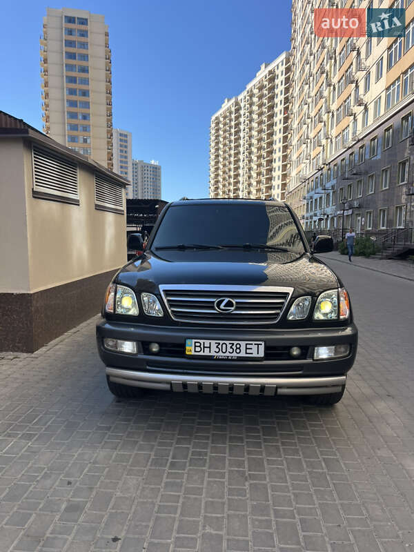 Внедорожник / Кроссовер Lexus LX 2005 в Одессе