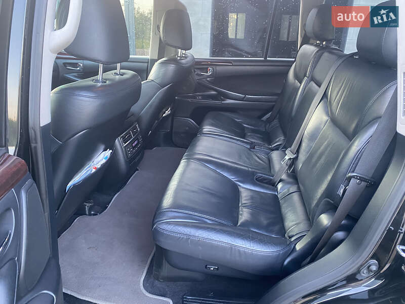 Внедорожник / Кроссовер Lexus LX 2011 в Олевске
