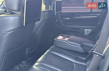 Позашляховик / Кросовер Lexus LX 2018 в 