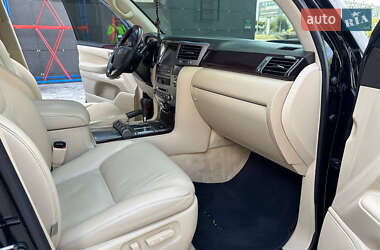 Позашляховик / Кросовер Lexus LX 2011 в 