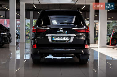 Внедорожник / Кроссовер Lexus LX 2017 в 