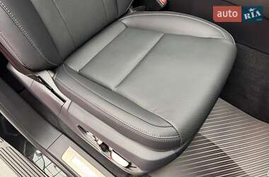 Позашляховик / Кросовер Lexus LX 2025 в 