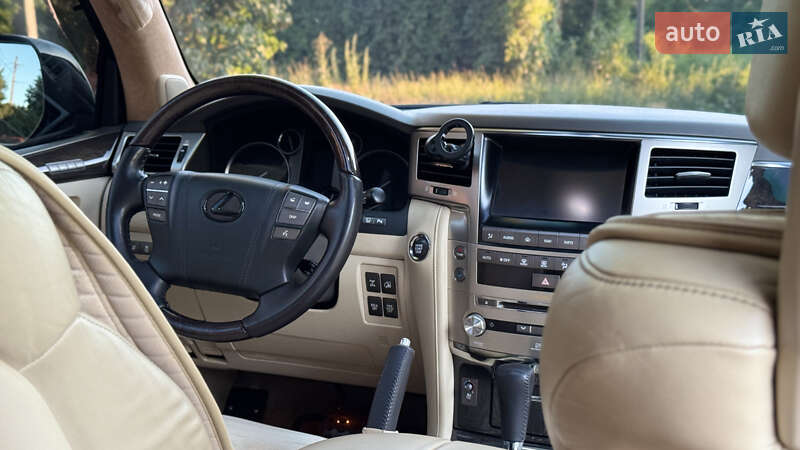 Позашляховик / Кросовер Lexus LX 2013 в Дніпрі