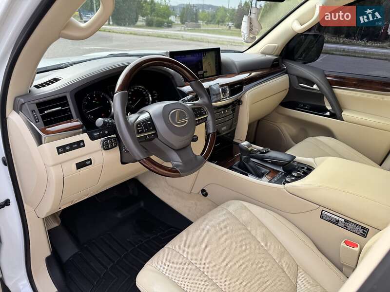 Внедорожник / Кроссовер Lexus LX 2017 в Кривом Роге