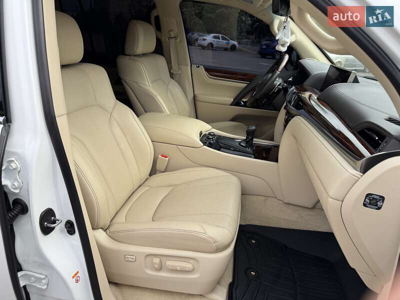 Внедорожник / Кроссовер Lexus LX 2017 в Кривом Роге