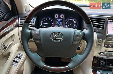 Внедорожник / Кроссовер Lexus LX 2011 в 