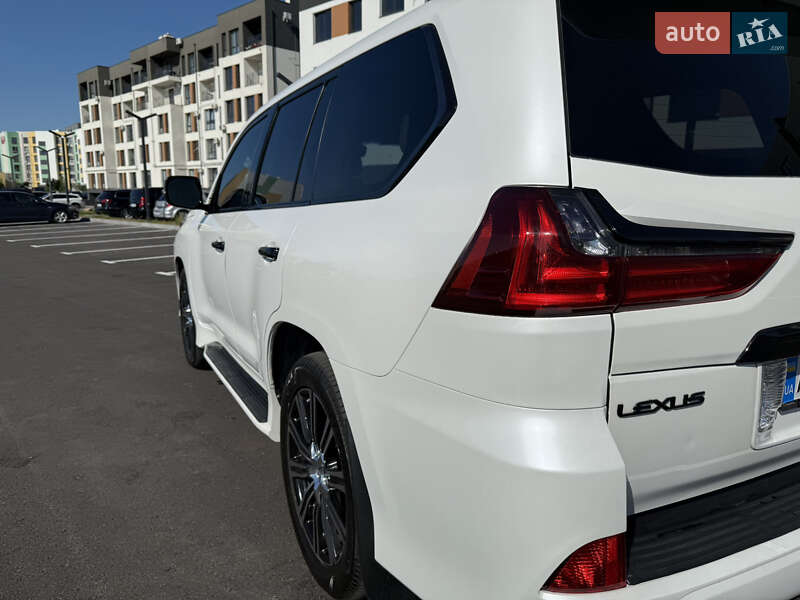 Внедорожник / Кроссовер Lexus LX 2016 в Ровно