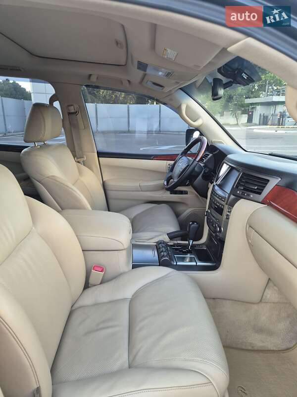 Внедорожник / Кроссовер Lexus LX 2008 в Киеве