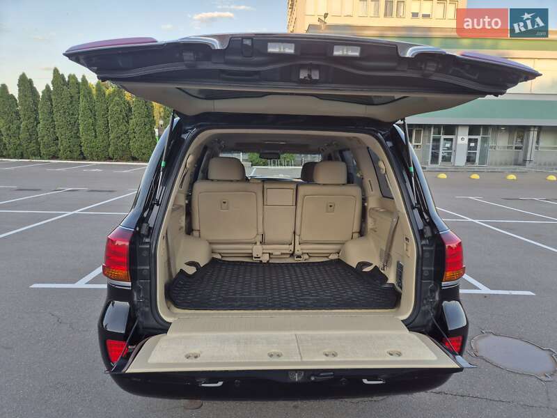 Внедорожник / Кроссовер Lexus LX 2008 в Киеве
