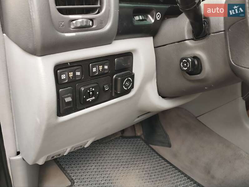 Позашляховик / Кросовер Lexus LX 2000 в Києві