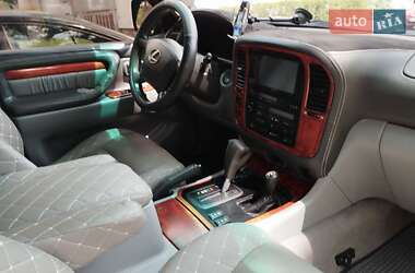 Внедорожник / Кроссовер Lexus LX 2000 в 