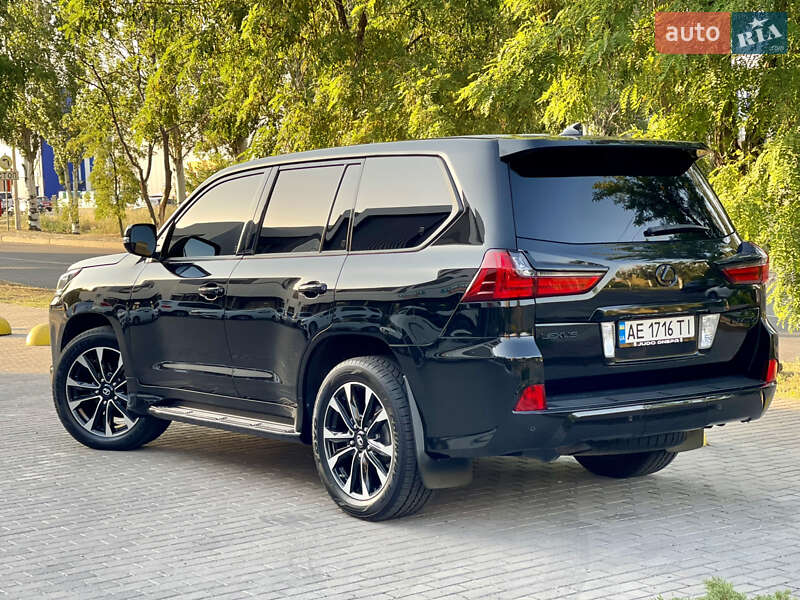 Позашляховик / Кросовер Lexus LX 2017 в Кам'янському