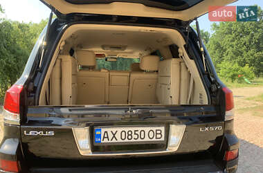 Позашляховик / Кросовер Lexus LX 2008 в 