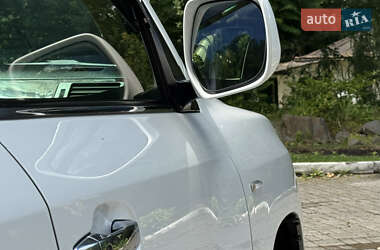 Позашляховик / Кросовер Lexus LX 2011 в 