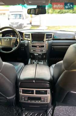 Внедорожник / Кроссовер Lexus LX 2013 в 