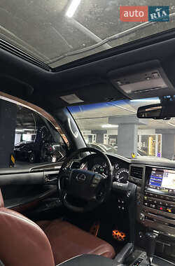Внедорожник / Кроссовер Lexus LX 2015 в 