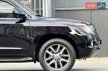 Позашляховик / Кросовер Lexus LX 2010 в 