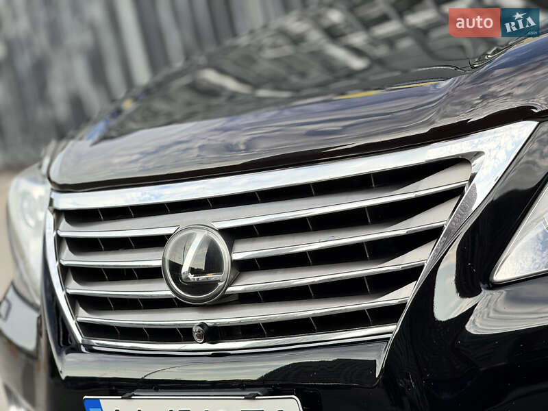 Внедорожник / Кроссовер Lexus LX 2010 в Киеве