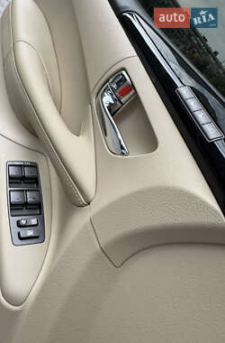 Позашляховик / Кросовер Lexus LX 2010 в 