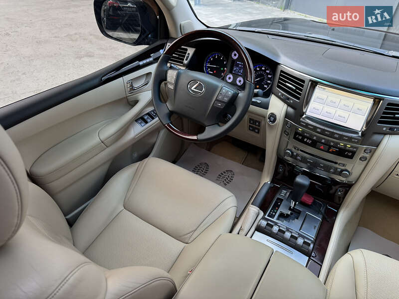 Внедорожник / Кроссовер Lexus LX 2010 в Киеве