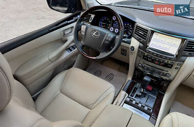 Позашляховик / Кросовер Lexus LX 2010 в 