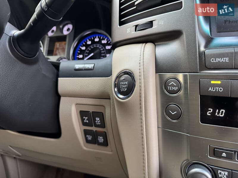 Внедорожник / Кроссовер Lexus LX 2010 в Киеве