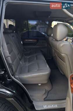 Внедорожник / Кроссовер Lexus LX 2004 в 
