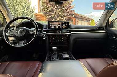 Внедорожник / Кроссовер Lexus LX 2017 в 
