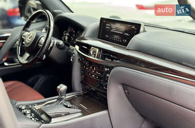 Внедорожник / Кроссовер Lexus LX 2017 в 
