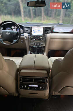 Позашляховик / Кросовер Lexus LX 2011 в 